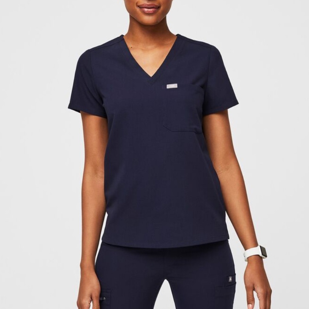 Catarina One-Pocket Scrub Top